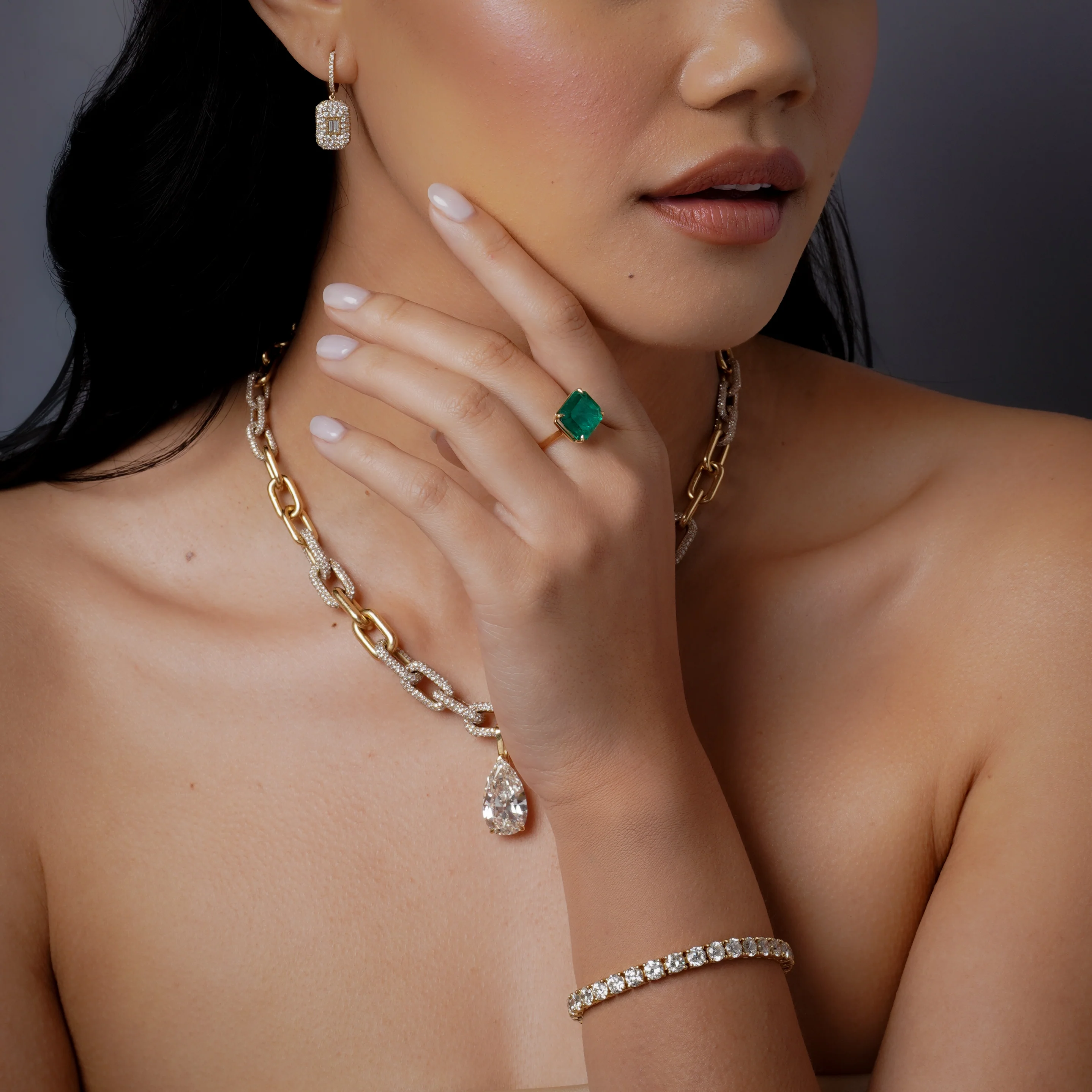 COLOMBIAN EMERALD SOLITAIRE RING