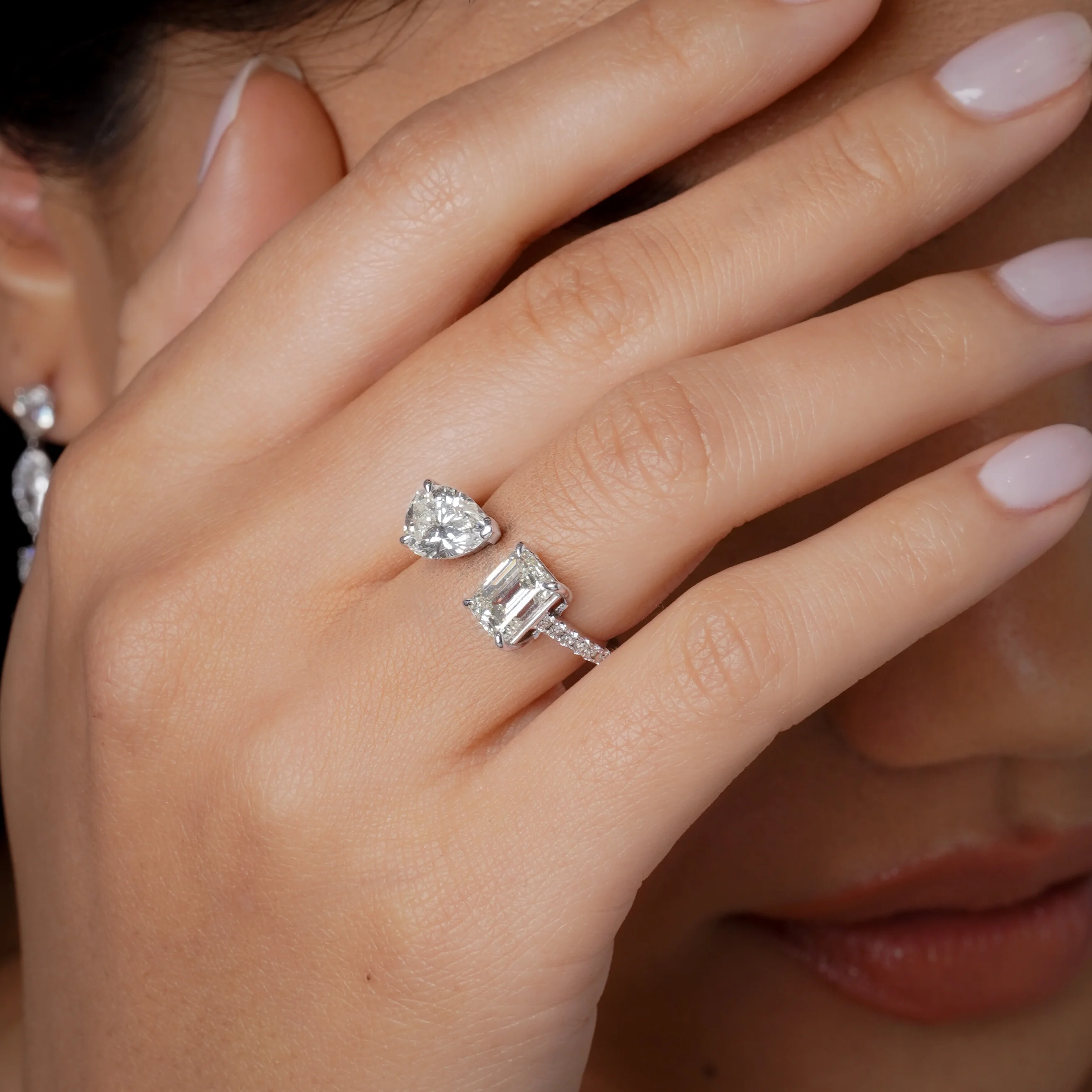 DIAMOND EMERALD & PEAR CLASSIC TWIN RING - Image 2
