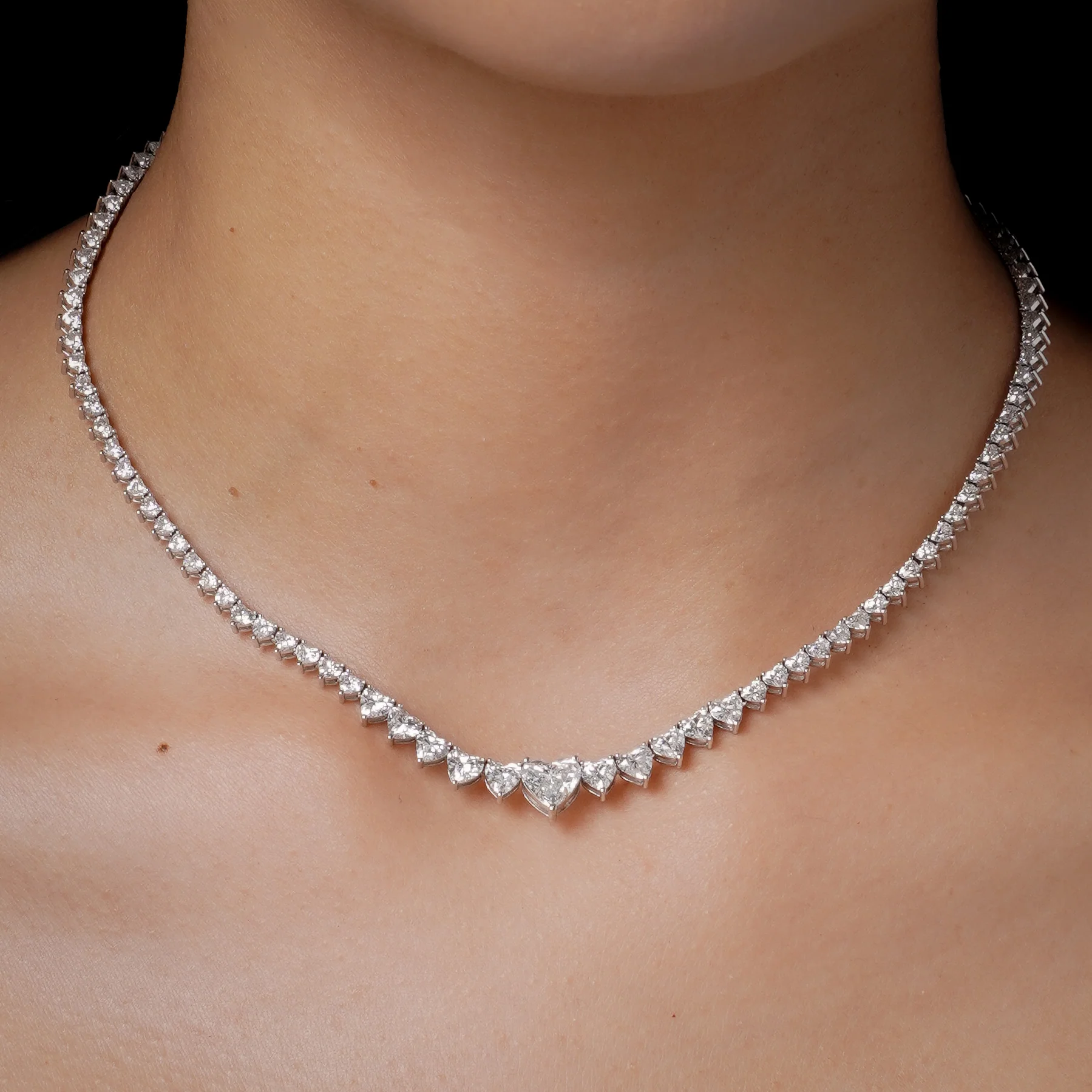 DIAMOND GRADUAL HEART TENNIS NECKLACE - Image 2