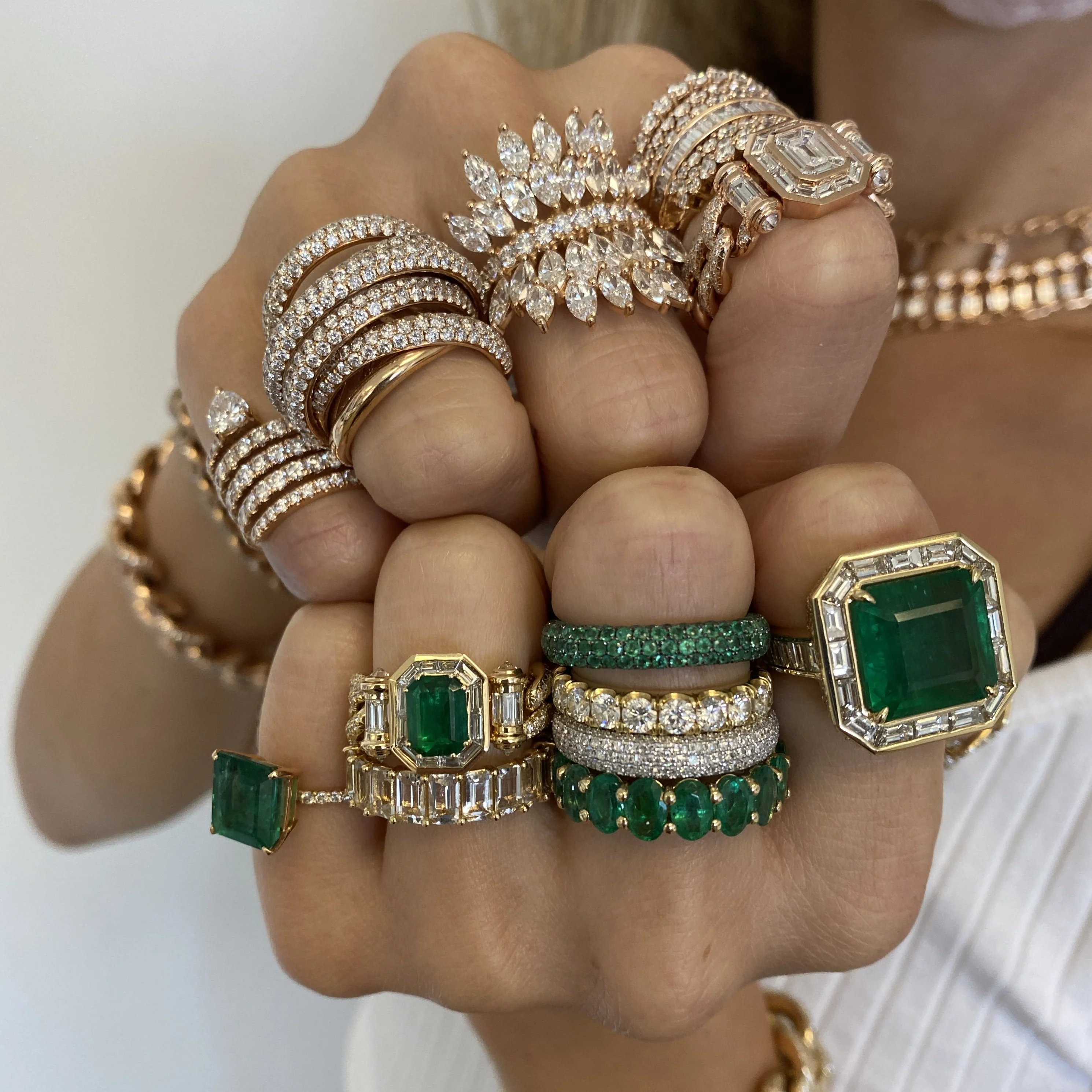 EMERALD HALO MEDIUM LINK RING - Image 6