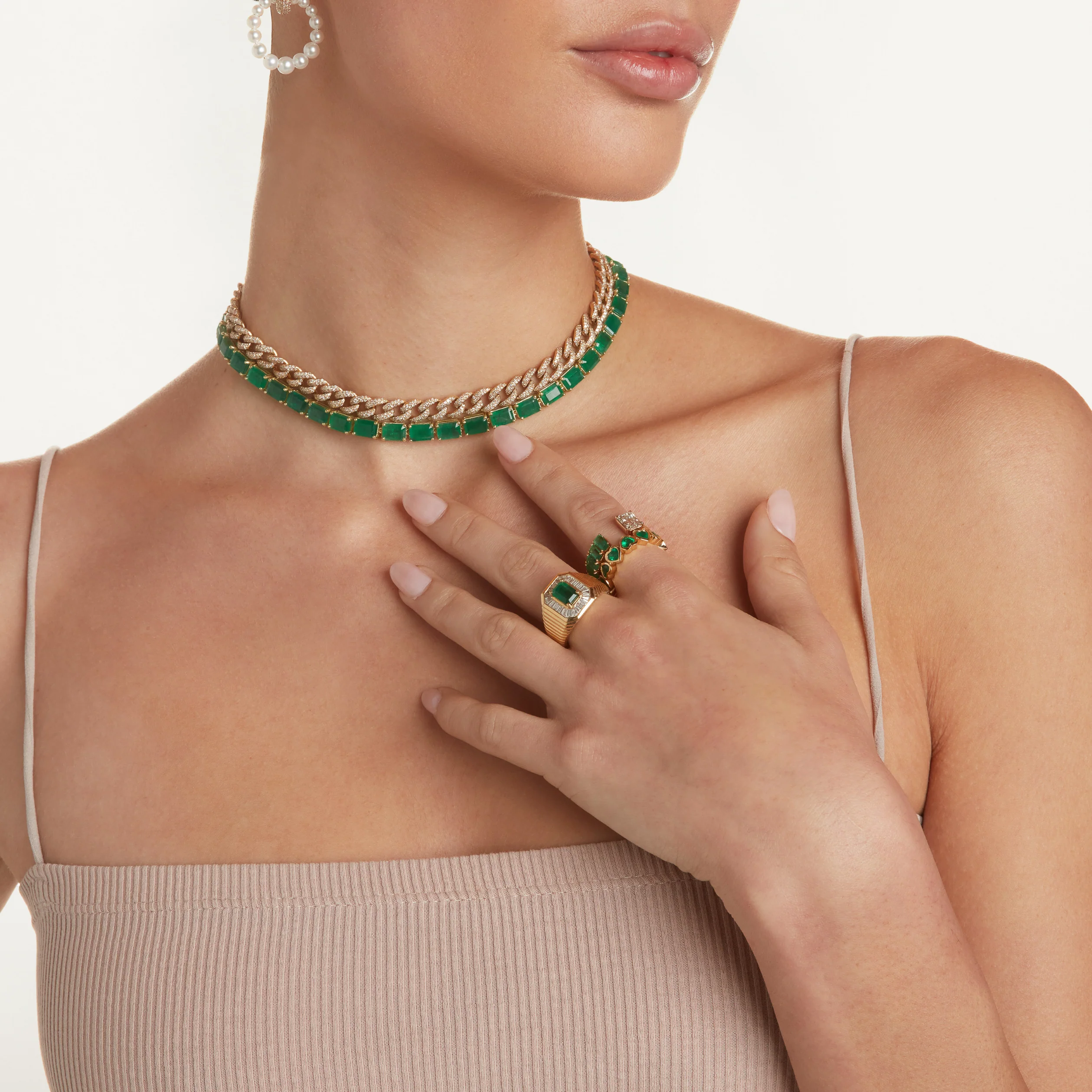 EMERALD & DIAMOND BEZEL HEART BAND - Image 2