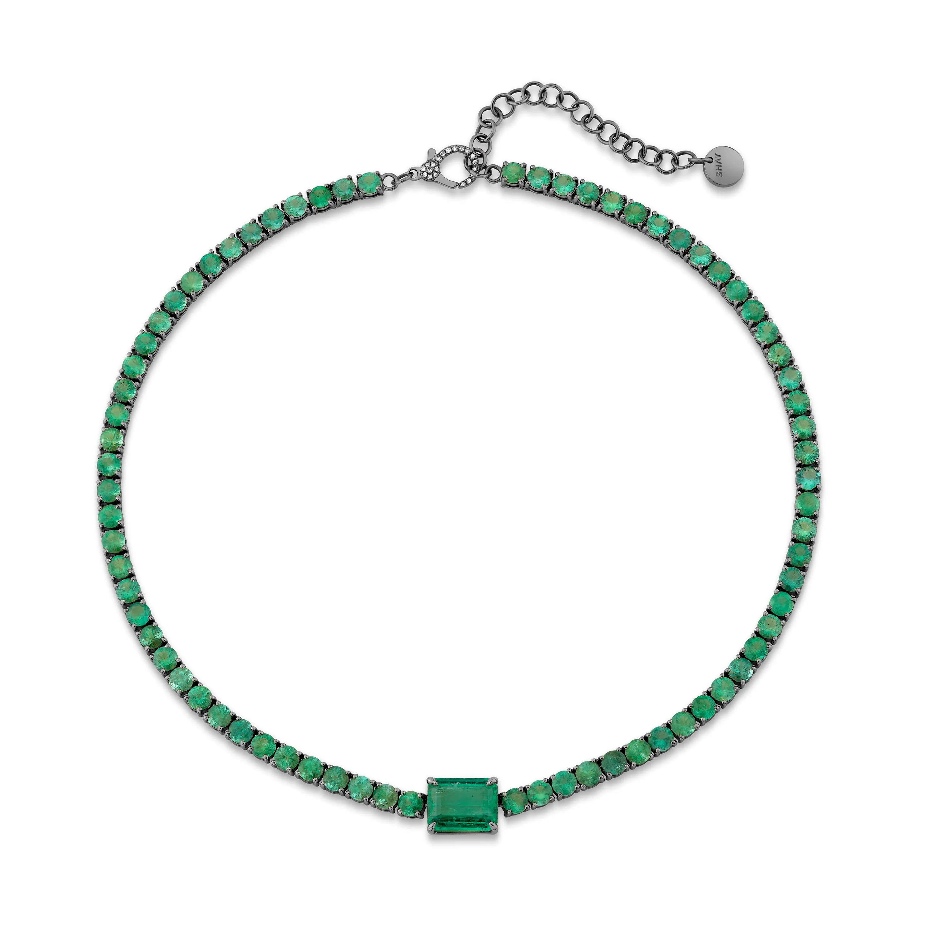 EMERALD TENNIS NECKLACE WITH CENTER STONE - Image 4