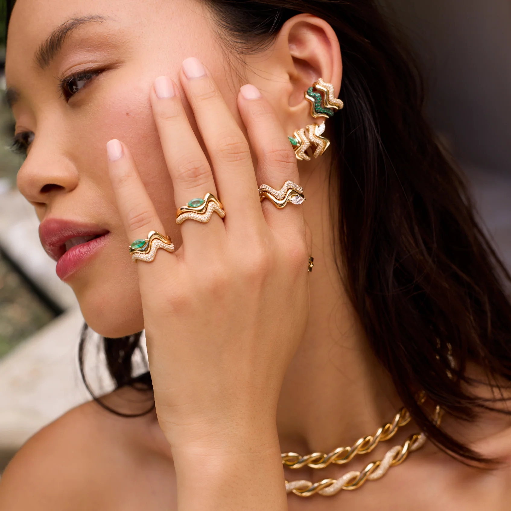 READY TO SHIP EMERALD MARQUISE WAVE RING - Image 2