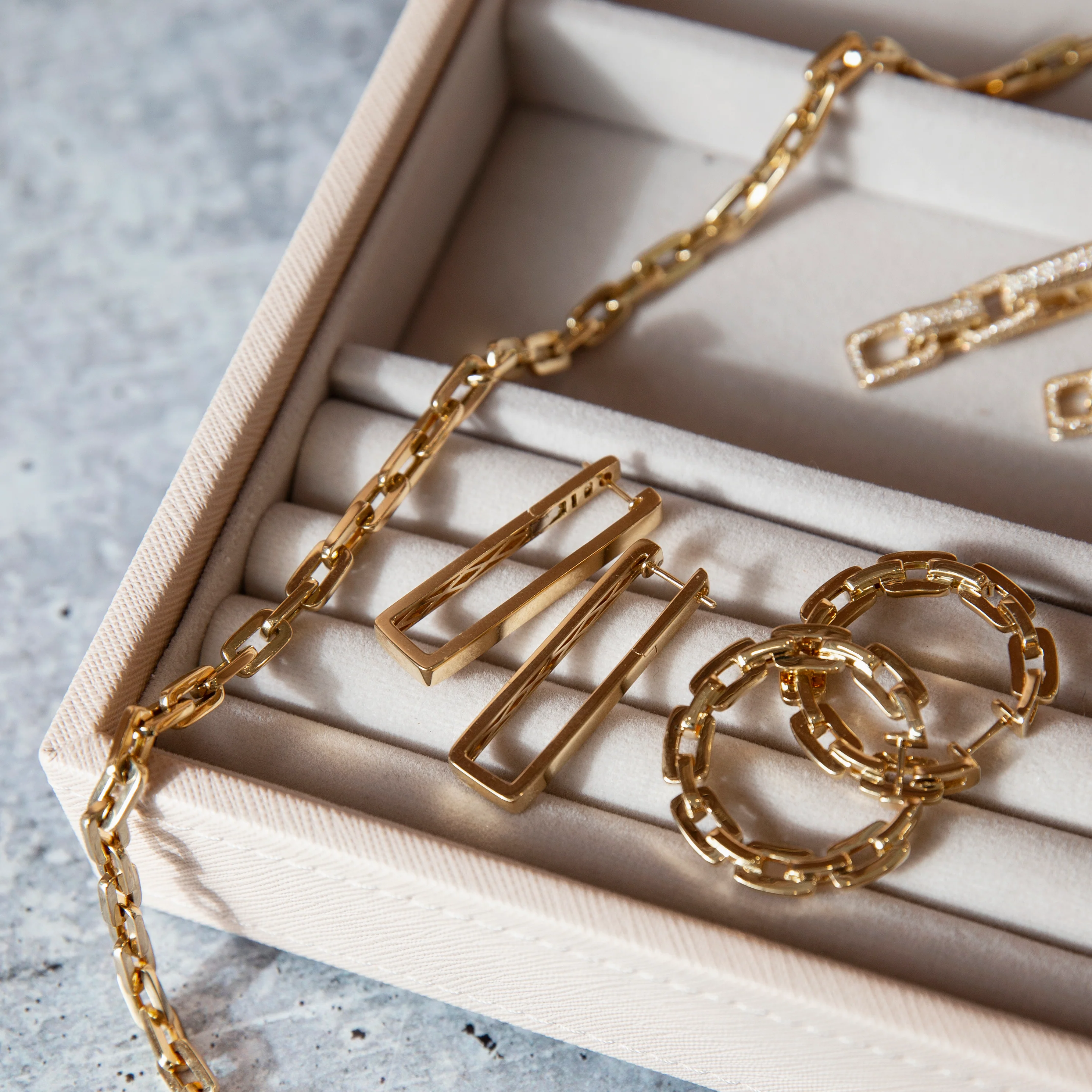 READY TO SHIP SOLID GOLD MINI DECO LINK HOOPS - Image 5